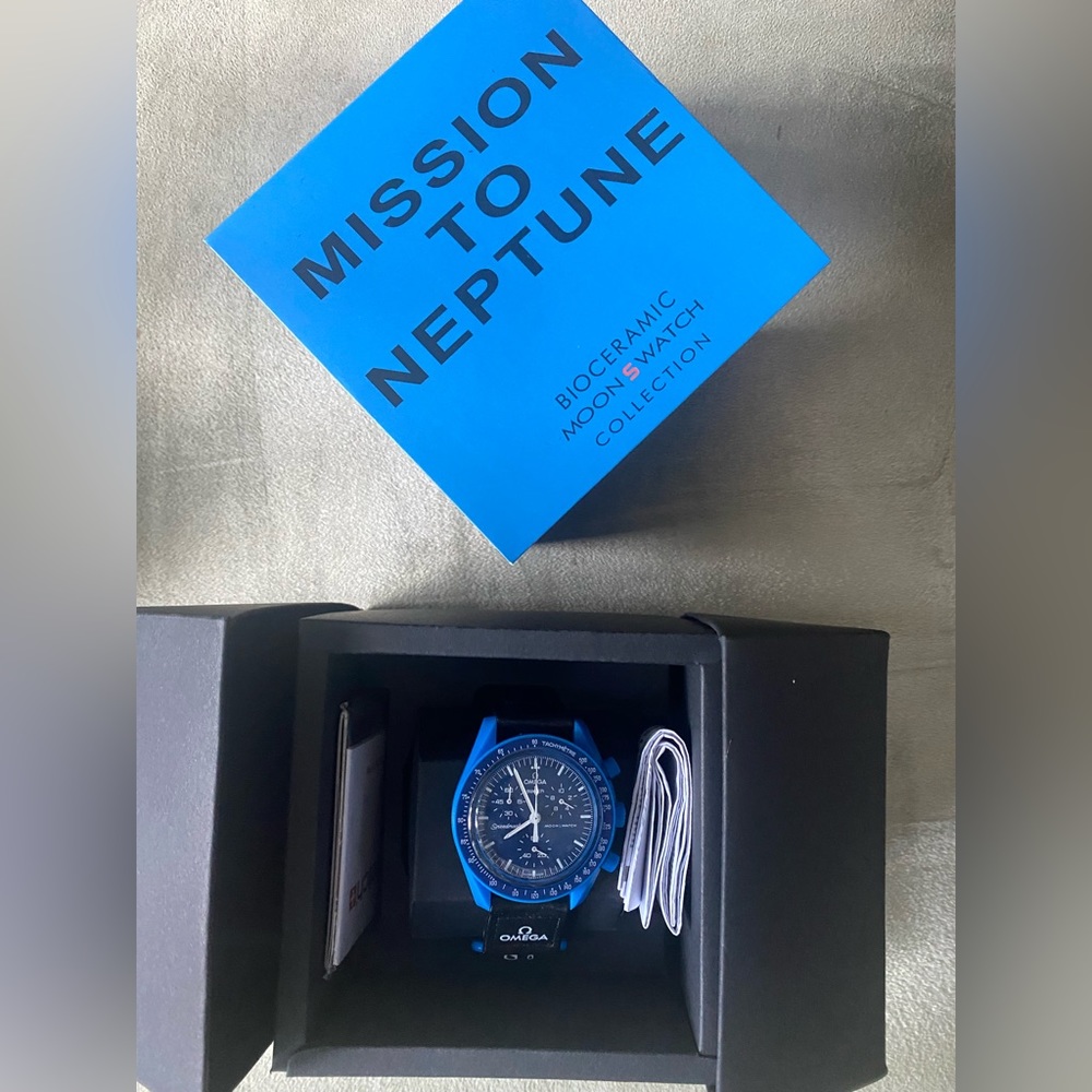 Swatch x Omega Bioceramic Moonswatch Mission to Neptune
SO33N100